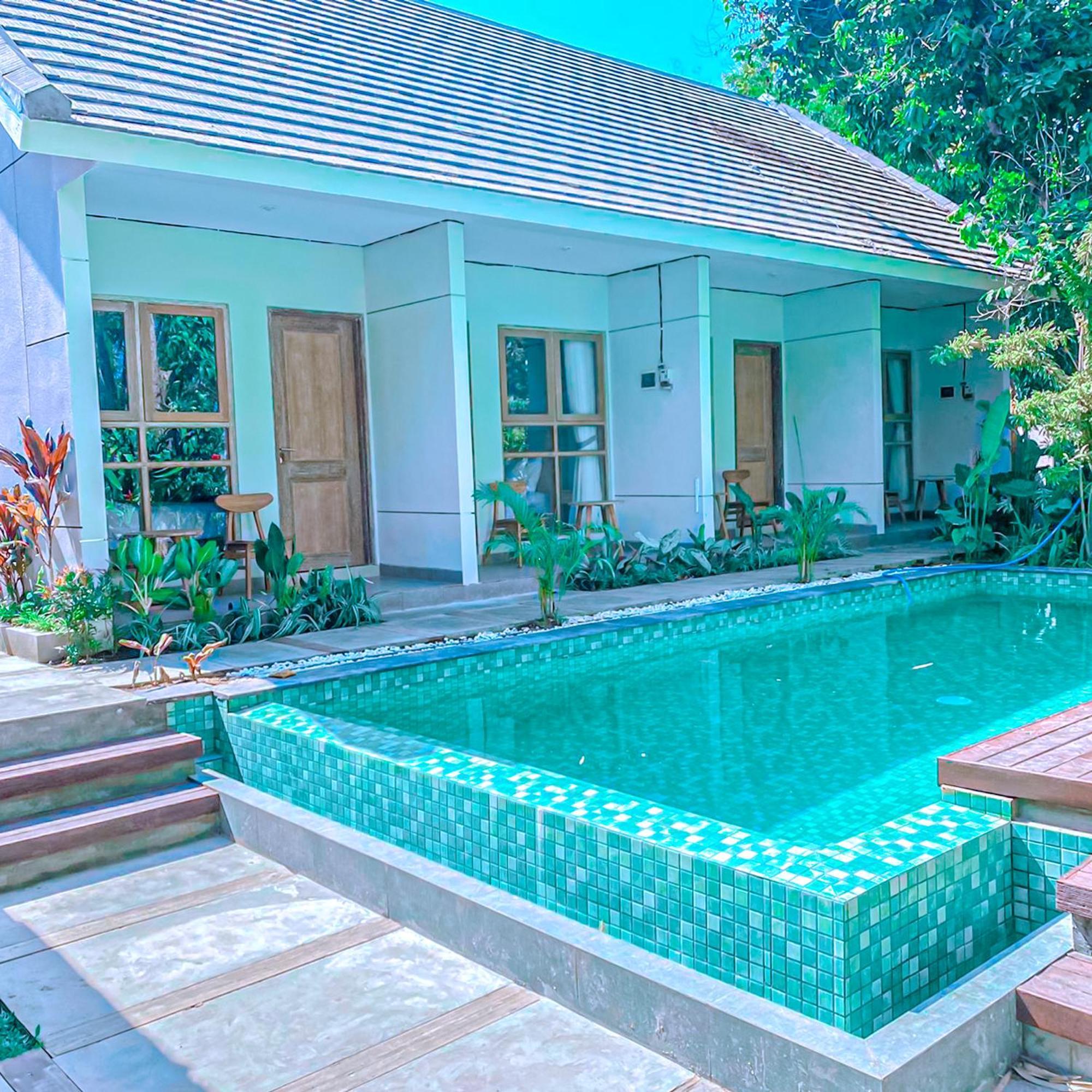Manuver Surf And Stay Uluwatu Bali Jimbaran  Exterior photo