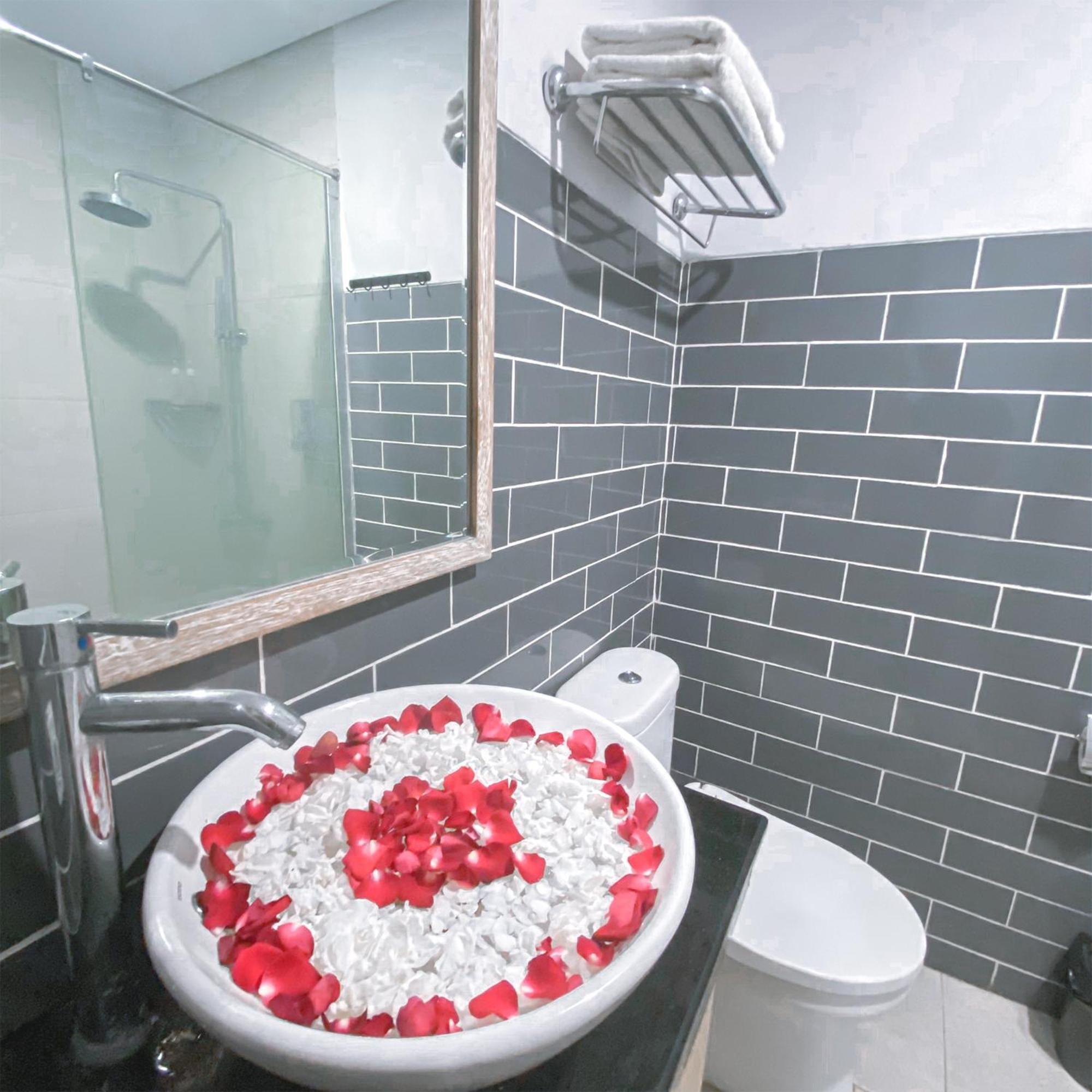 Manuver Surf And Stay Uluwatu Bali Jimbaran  Exterior photo